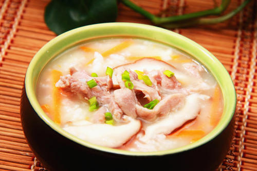 春季排毒养颜的佳品--香菇青菜粥