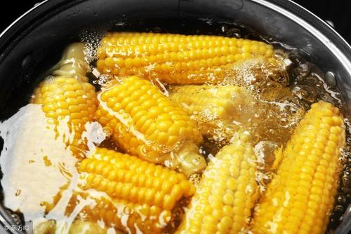 煮玉米用热水还是冷水好？煮的时候要注意什么