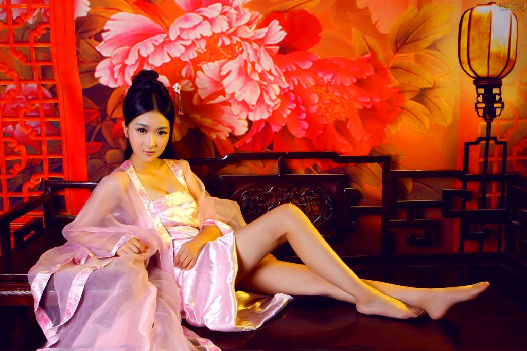 为什么女性上了年纪皮肤就出现问题