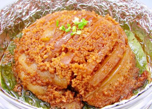 夏季开胃养生的食品——荷叶糯米粉蒸肉做法